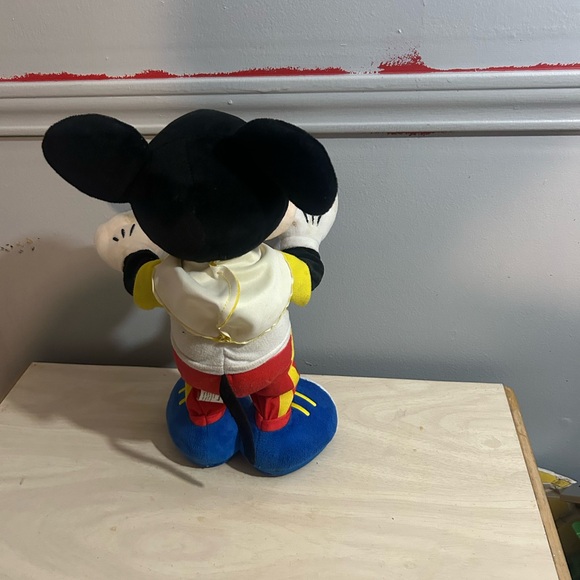 Disney Junior Mickey Mouse Funhouse Stretch Break Mickey Mouse 17 inch - Picture 2 of 2